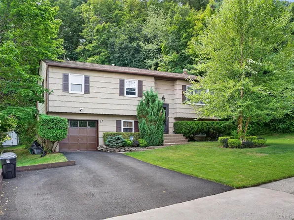17 Half Hollow, Monroe, NY 10950