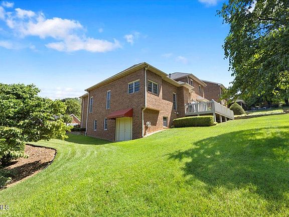 4th image of 202 Woodbriar Dr