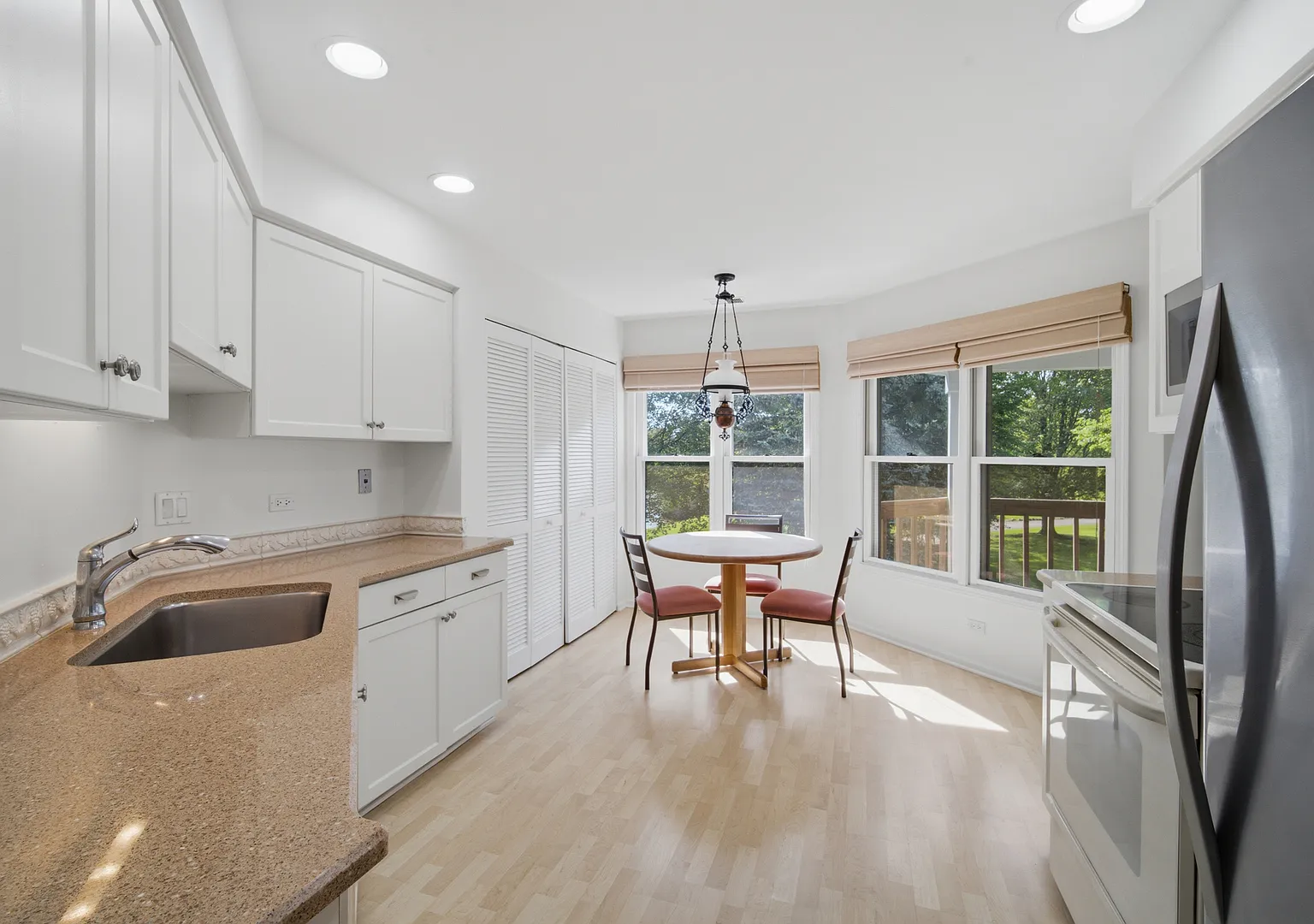 3 bed, 1412 sqft, $3,000 — Photo 4