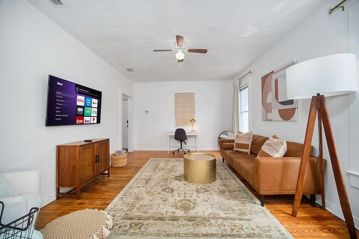 1 bed, 800 sqft, $1,295 — Photo 1
