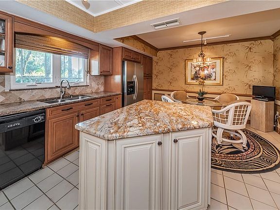 4th image of 4014 Sandpiper Ct