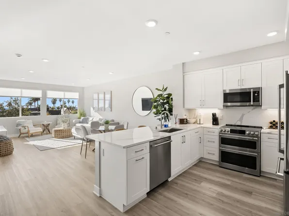 1105 S Cleveland St #206, Oceanside, CA 92054
