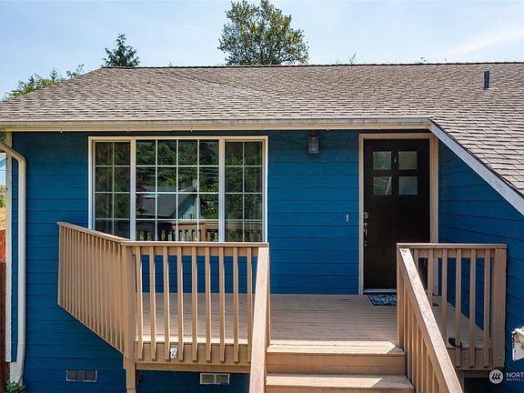 2nd image of 370 Lakeside Drive