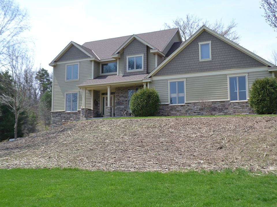 1st image of 2578 Oriole Ave N