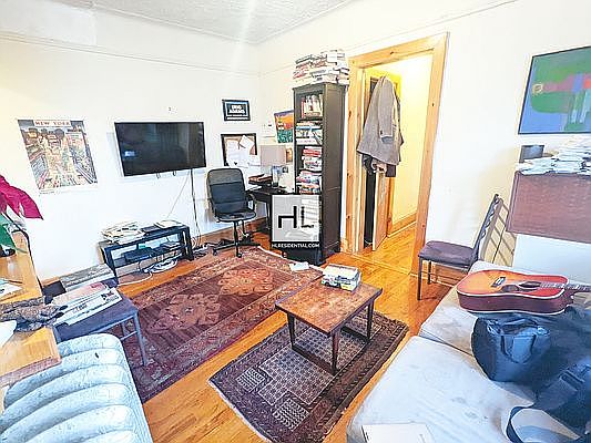 1st image of 261 14th St #1