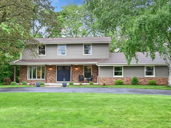 1805 Village Green COURT, Elm Grove, WI 53122