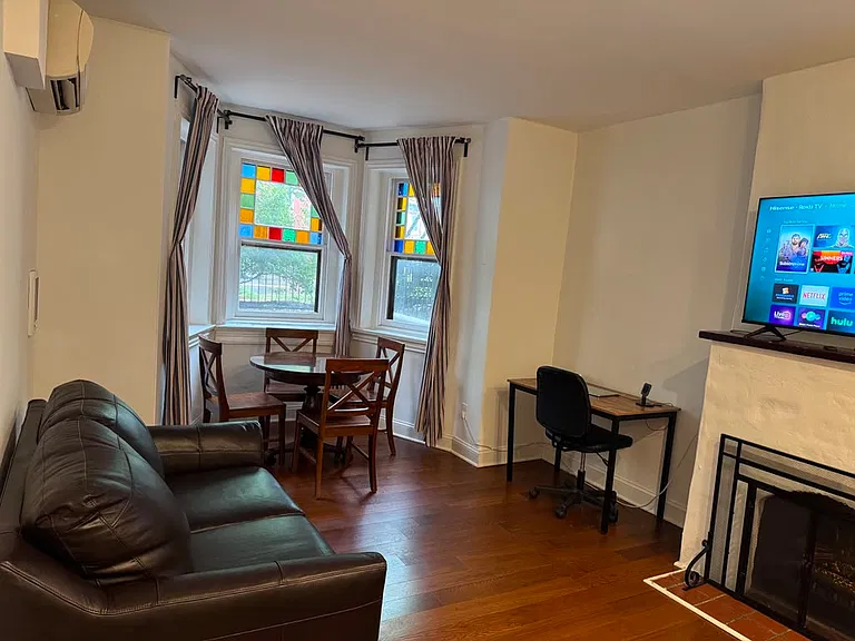 409 Constitution Ave NE #1 — Photo 4