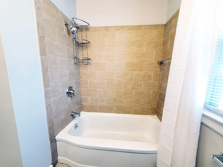 18512 Lewis Dr — Photo 12