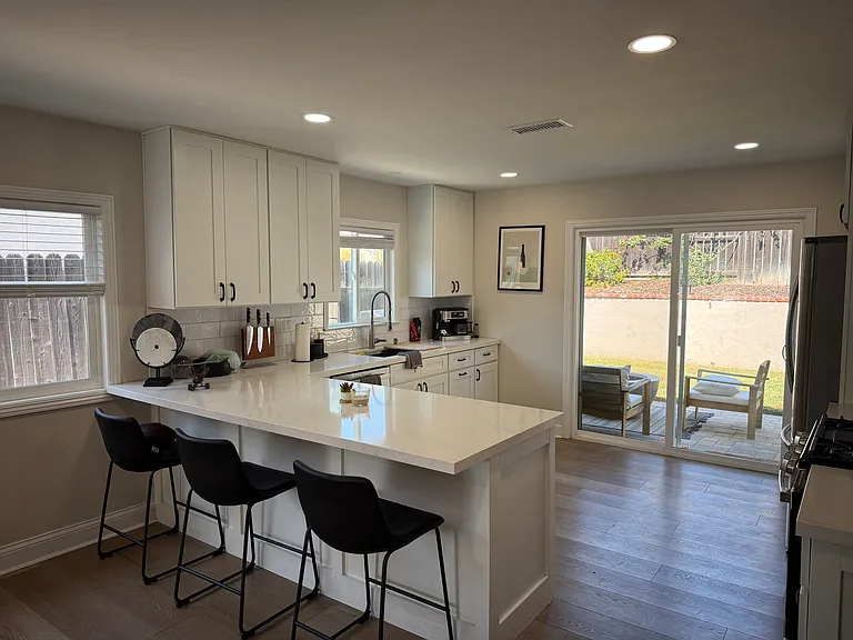4360 N Amberwick Ln — Photo 2