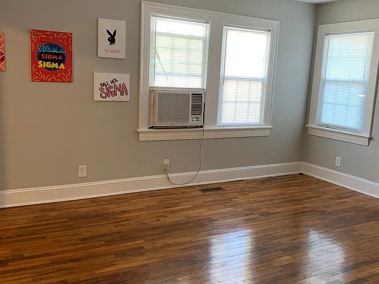 415 Ash St — Photo 5