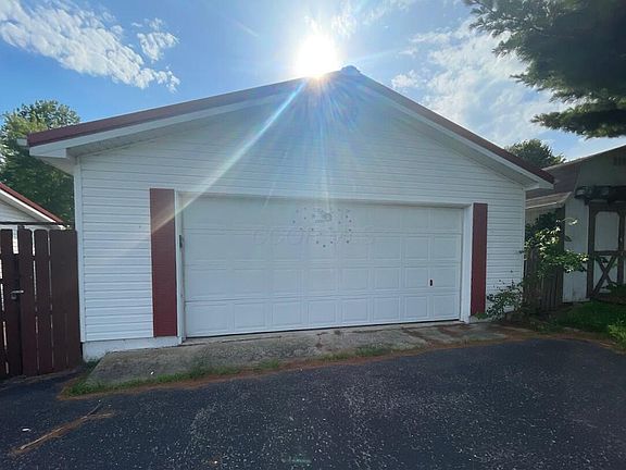 3rd image of 1363 Morton Rd