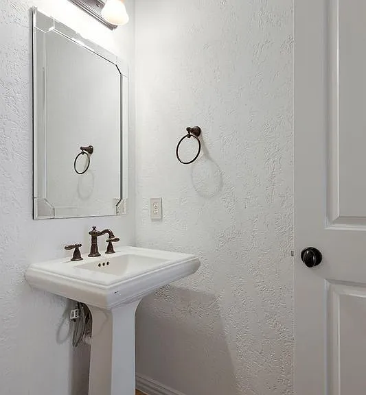 7905 Kickapoo Dr — Photo 27