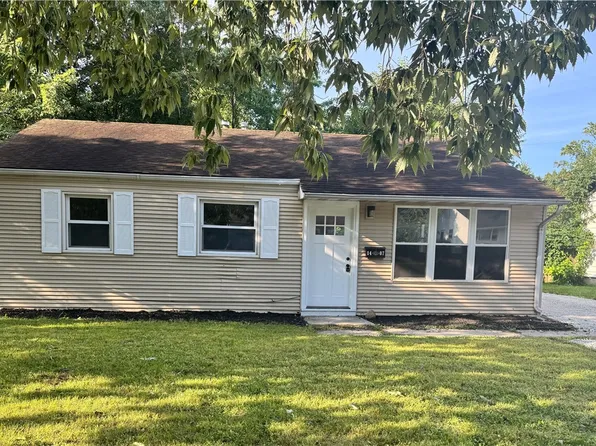 1407 Paula Dr, Champaign, IL 61821