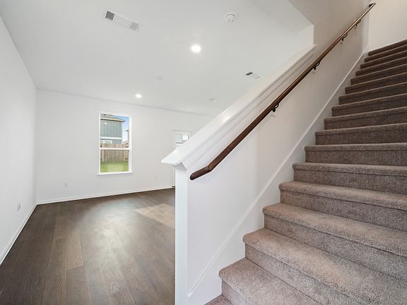 3rd image of 25947 Chicory Dr