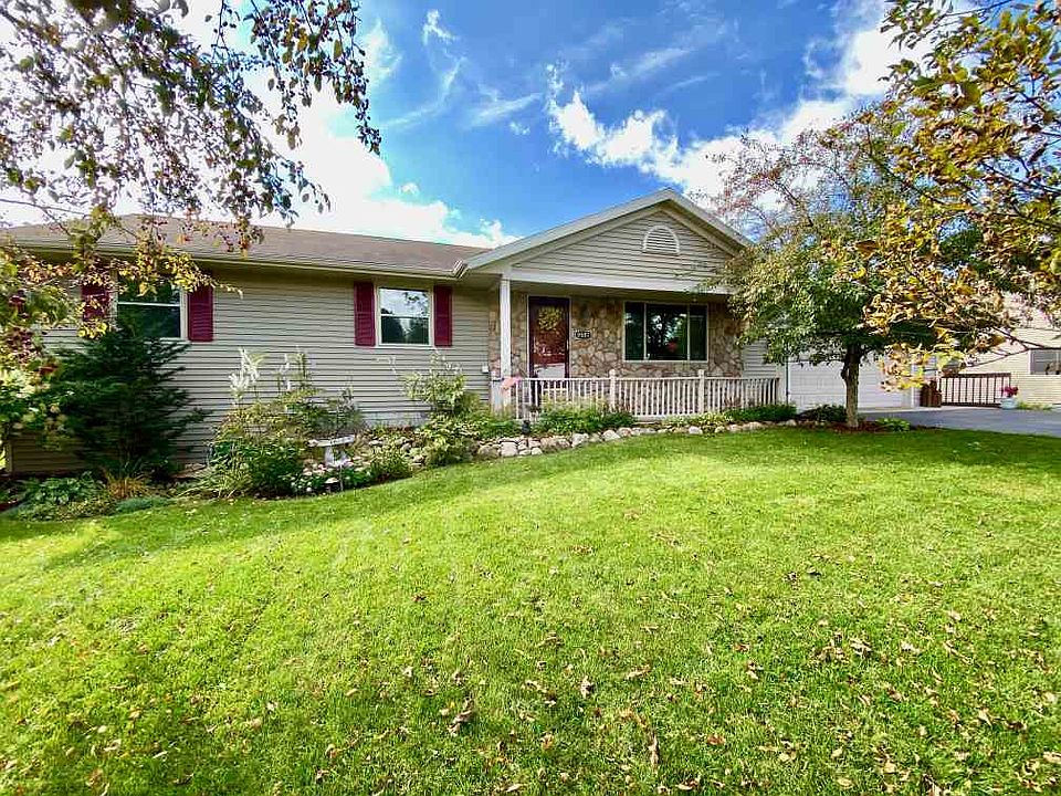 1st image of 9687 Sandhill Dr