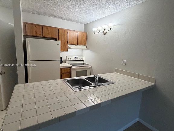 5th image of 2771 Riverside Dr APT 503-A