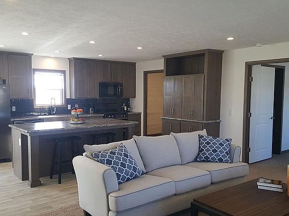 3rd image of 4751 Boulder Dr