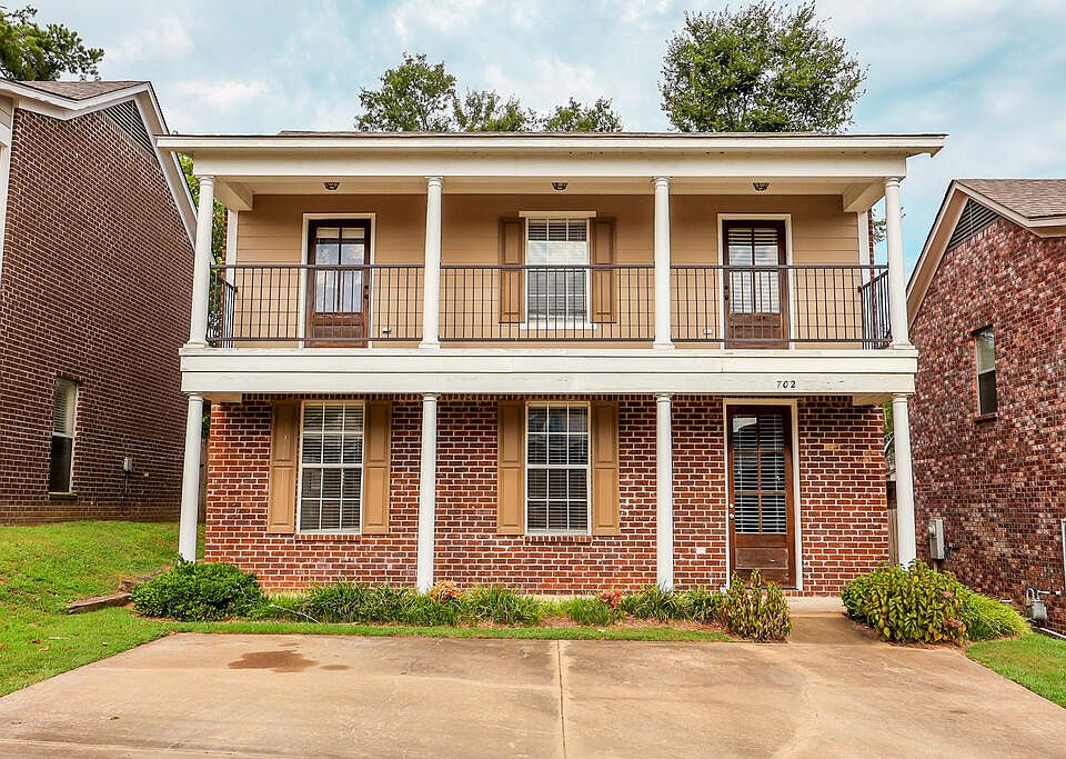 1st image of 702 Southpointe Commons Loop