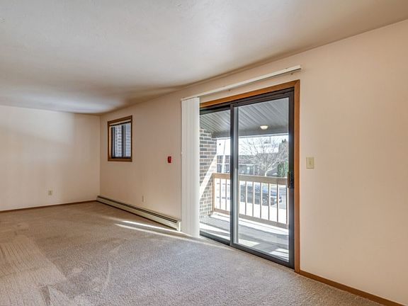 3rd image of 495 E Glenbrook Dr #519-01
