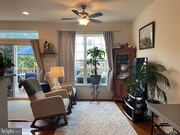 4th image of 502 Legrace Ter NE