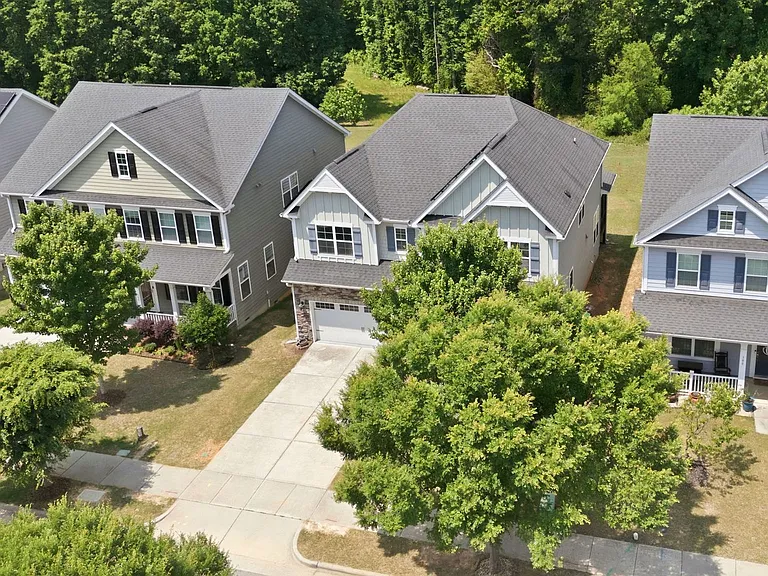 304 Atwood Dr — Photo 6