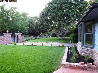 15 Holiday Dr, Alamo, CA 94507