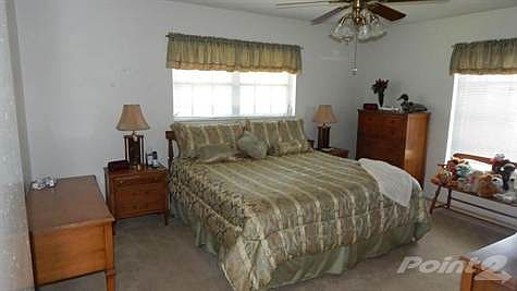 132 nw 10th ave bedroom