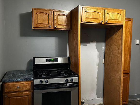 5th image of 2649 Olyphant Ave #1
