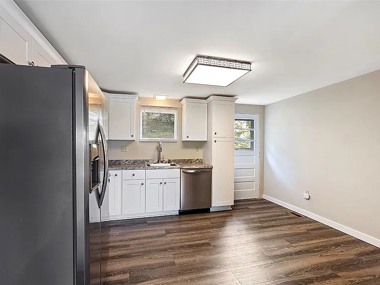 8966 Knoll St — Photo 4