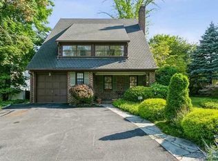 67 Oak St, Tenafly, NJ 07670