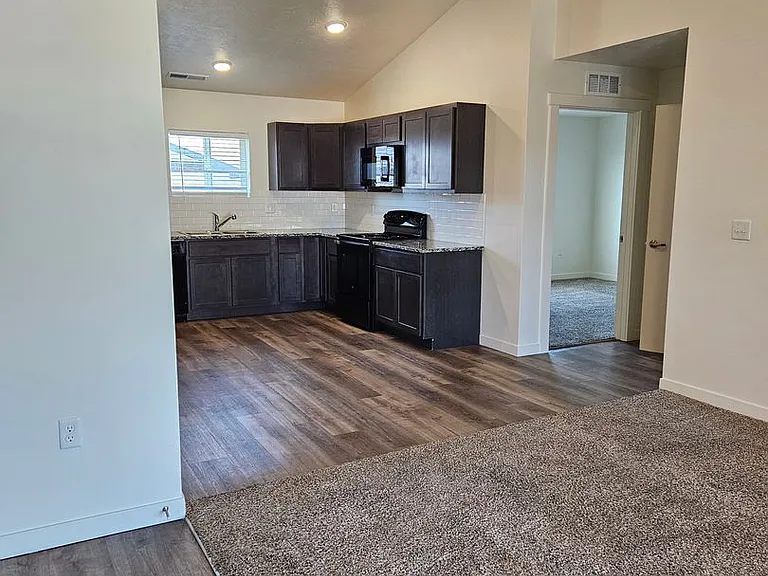 2707 Blackfoot Ln — Photo 3