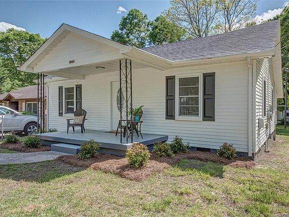 3rd image of 1205 Mountain Ave #17