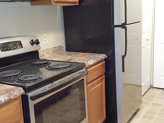 2nd image of 10850 NE 68th St