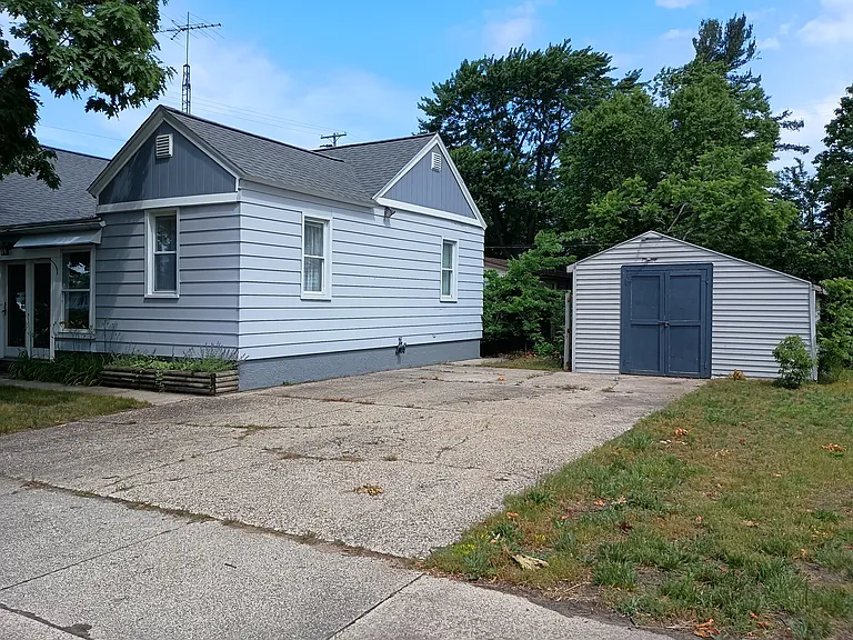 320 S Griffin St — Photo 3