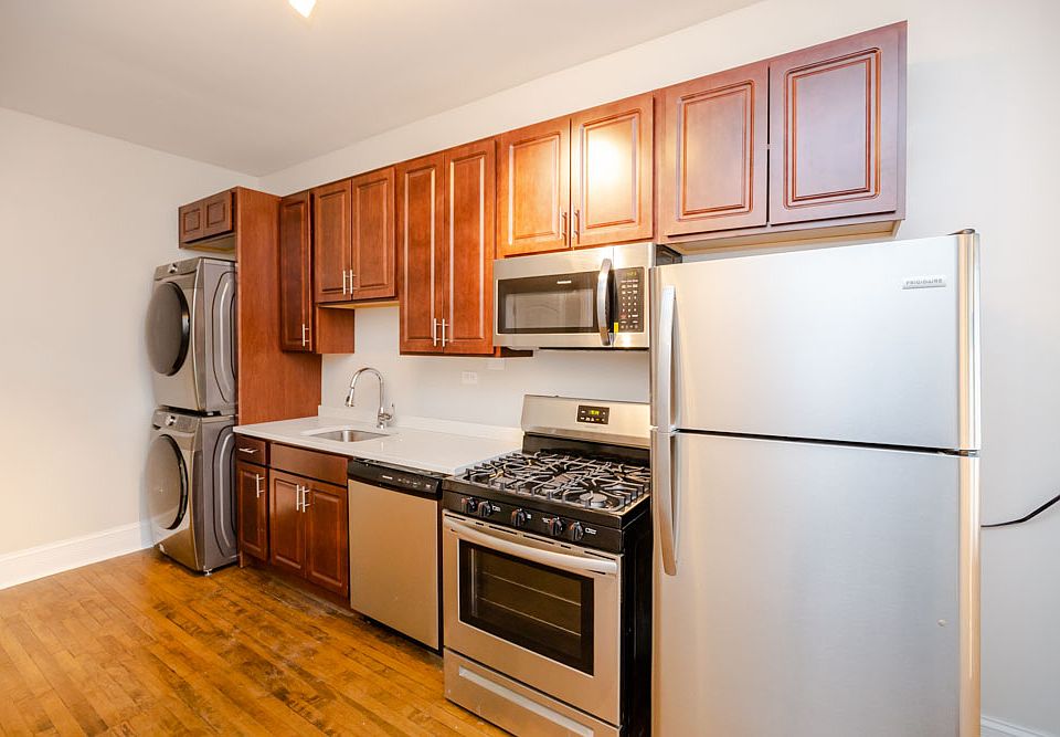 1st image of 3531 W Fullerton Ave #2ZZ