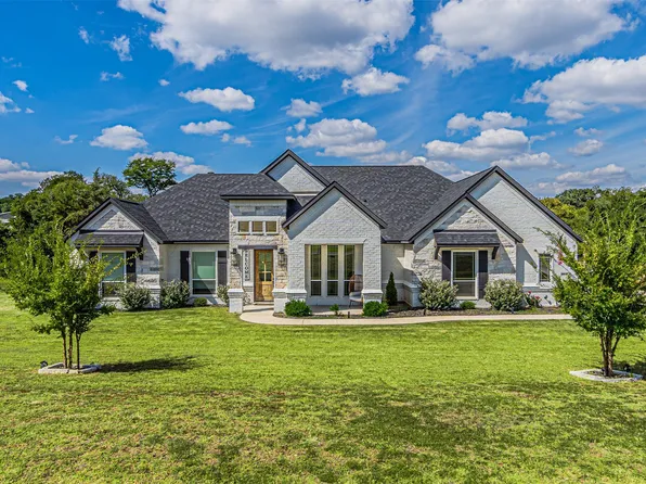 923 Silverleaf Dr, Weatherford, TX 76085