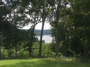 746 Mallard Pointe Rd, Byrdstown, TN 38549