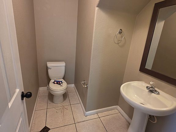 4th image of 6005 Stone Hollow Ave