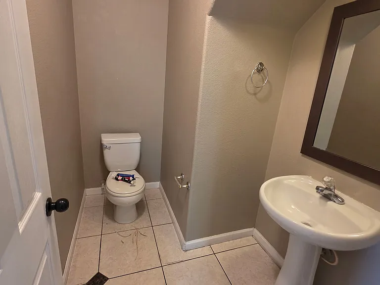 6005 Stone Hollow Ave — Photo 4