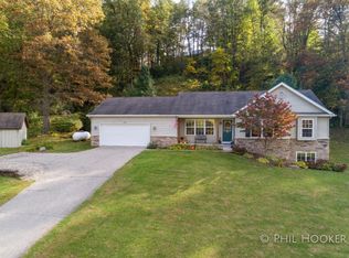 11433 W Riverside Dr, Lowell, MI 49331