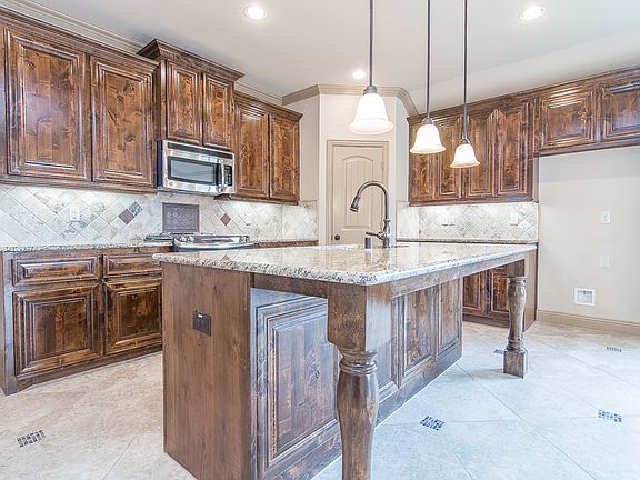 5th image of 3123 Clear Springs Dr