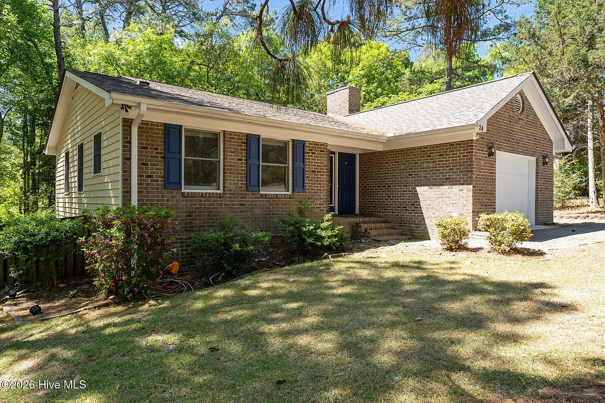 Building Photo - 24 Spring Lake Dr