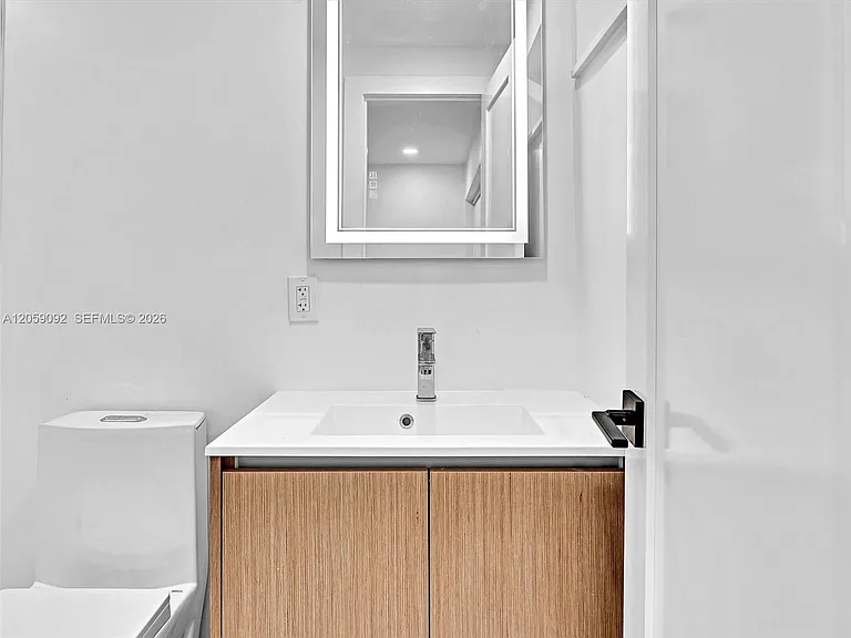 11900 N Bayshore Dr #205 — Photo 13