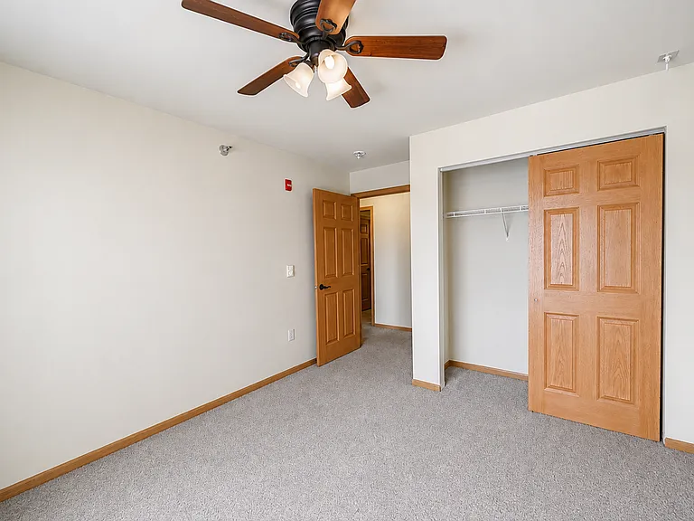 Berry Pointe Luxury Apartments — Photo 43