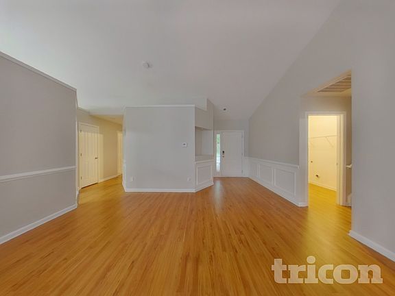 2nd image of 2009 Moonstone Ln