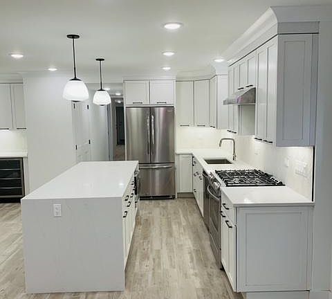 5th image of 843 W Wellington Ave #G