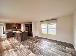 1560 Hall St, Shoreview, MN 55126