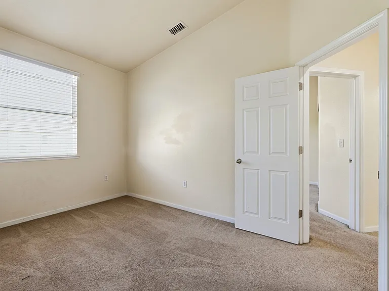 425 Regatta Ln #103-00 — Photo 22