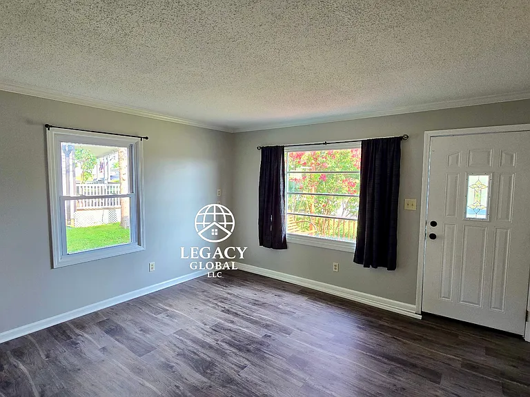 2156 Maxwell Ave — Photo 10
