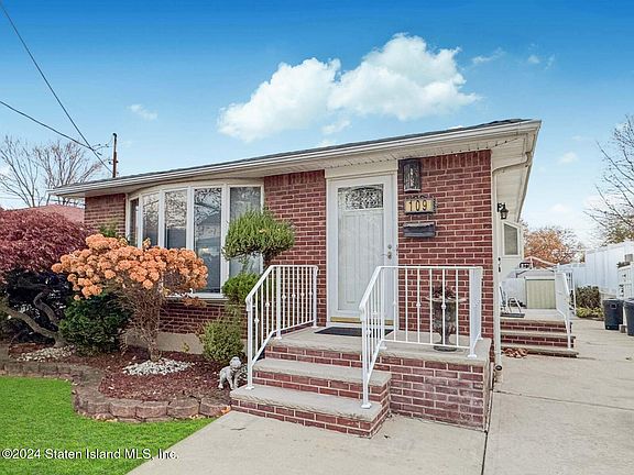 3rd image of 109 Retford Ave